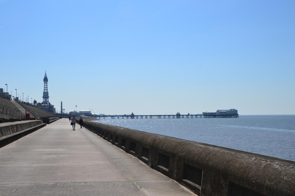 Camelot Seafront Hotel Blackpool Dış mekan fotoğraf